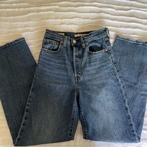 Levi's Premium Ribcage Straight Ankle Jeans